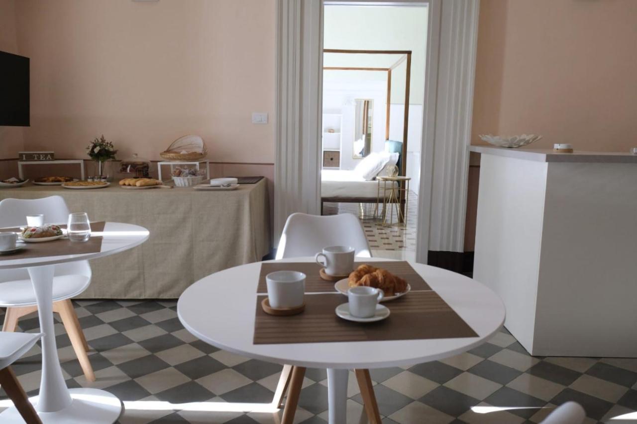 Toscano Palace Luxury Rooms Катания Екстериор снимка