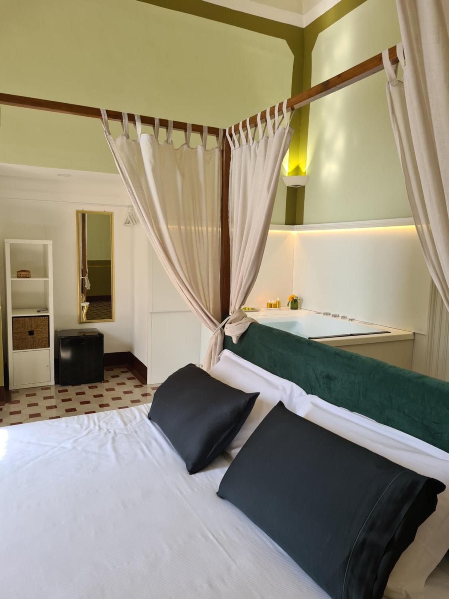 Toscano Palace Luxury Rooms Катания Екстериор снимка